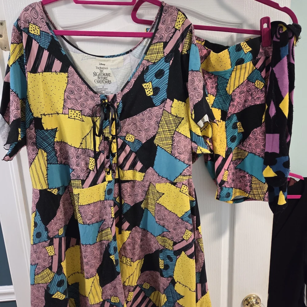 READ DESCRIPTION- Hot Topic Patchwork Sallt Dress + Torrid Sally Shorts - Picture 5 of 14